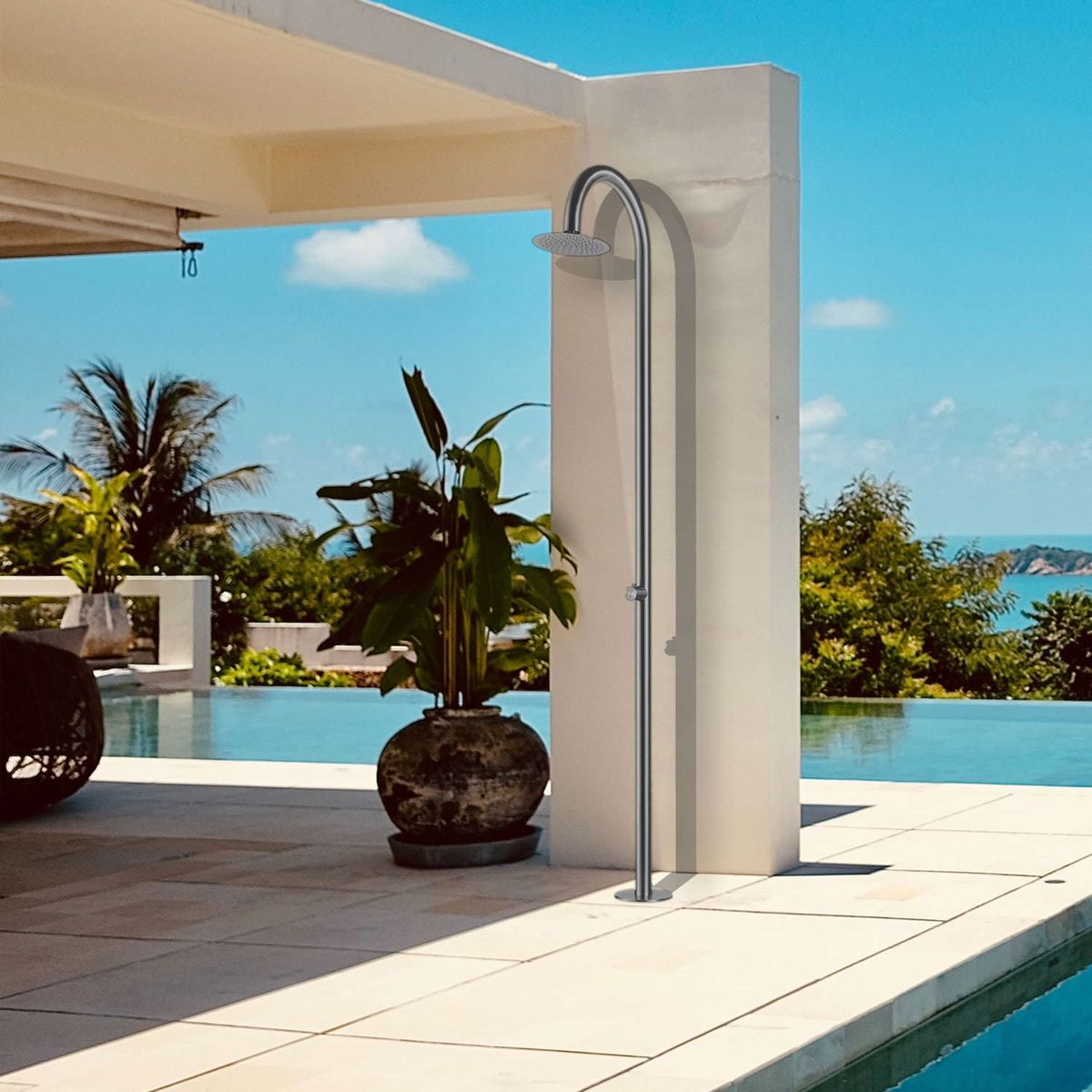 Doccia da piscina Palau acqua fredda inox satinato – foto ambientata