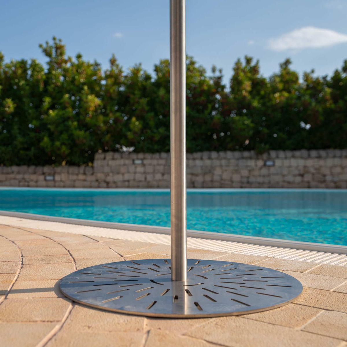 Doccia Simius con base inox satinato – foto ambientata