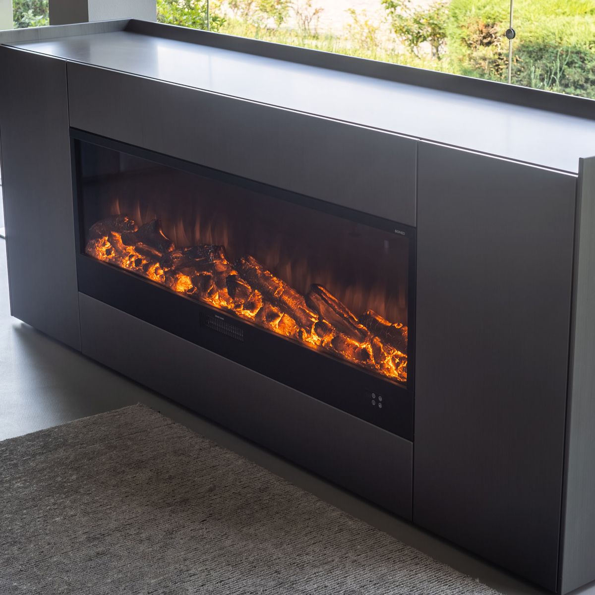 Caminetto elettrico Vulture 150 nero – foto ambientata